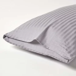 Homescapes Taie d'oreiller gris satin rayé en coton égyptien 330 fils, 50x75 cm -* Taie D'Oreiller