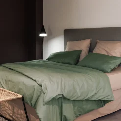Taie d'oreiller PALACE pur coton lavé 65x65 cm uni vert mousse><noscript><img width=