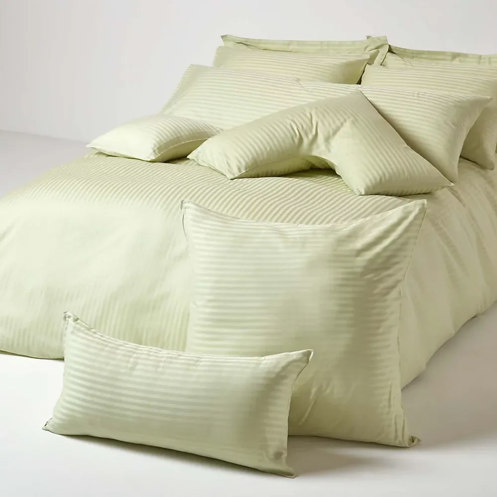 Homescapes Taie d'oreiller vert sauge satin rayé en coton égyptien 330 fils, 80x80 cm -* Taie D'Oreiller