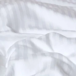 Homescapes Taies d'oreiller enfant blanc satin rayé en coton égyptien 330 fils, 40x60 cm, lot de 2 -* Taie D'Oreiller