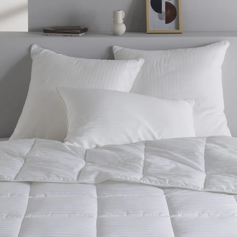 - Oreiller - Epure - Confort médium - 65x65 cm - Blanc>Toison d'Or
